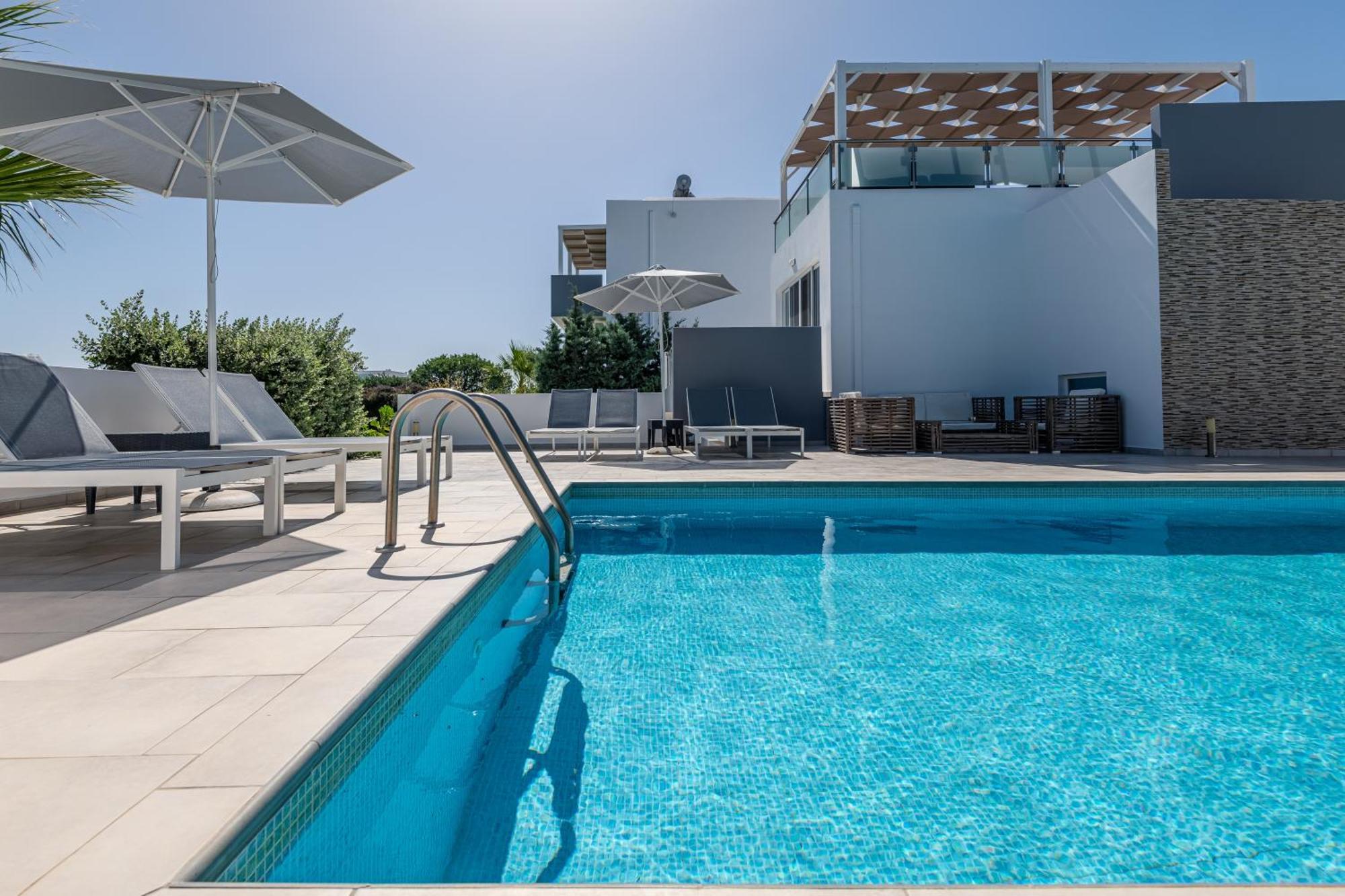 Asteria Pearl 2 With Rooftop Jacuzzi Βίλα